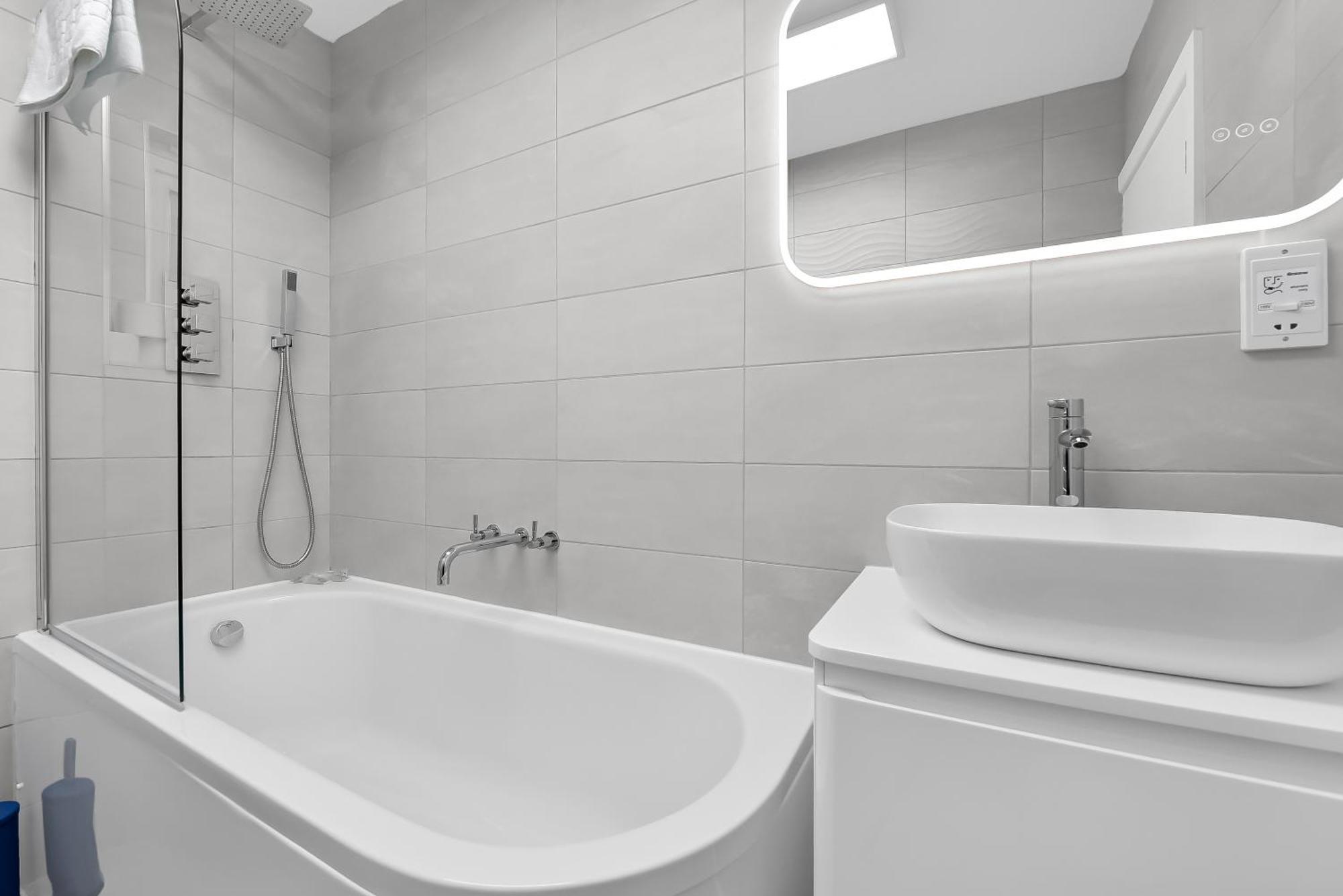 Appartamento Lovely 4 Bedroom With Outdoor Space *