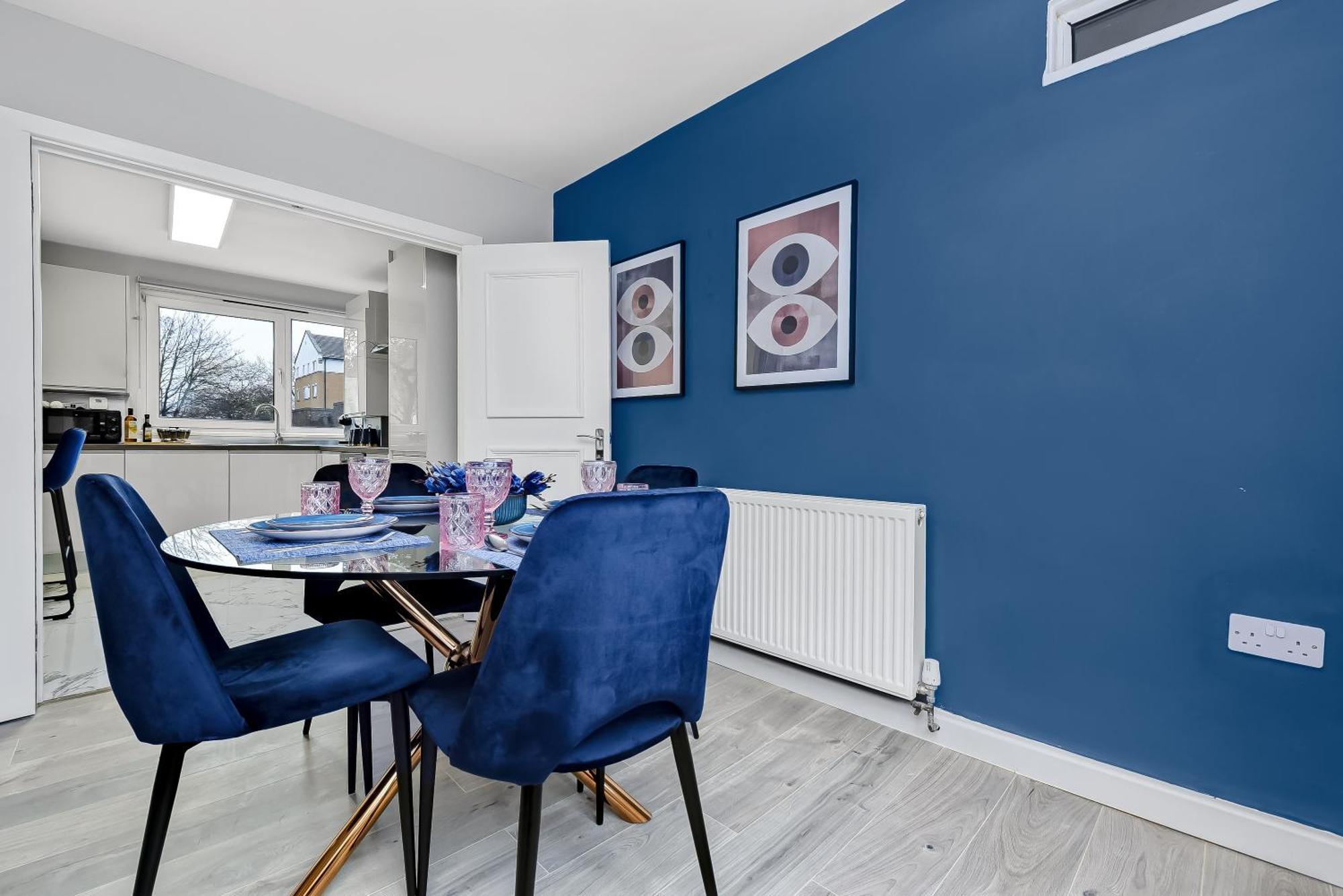 Lovely 4 Bedroom With Outdoor Space Appartamento *
