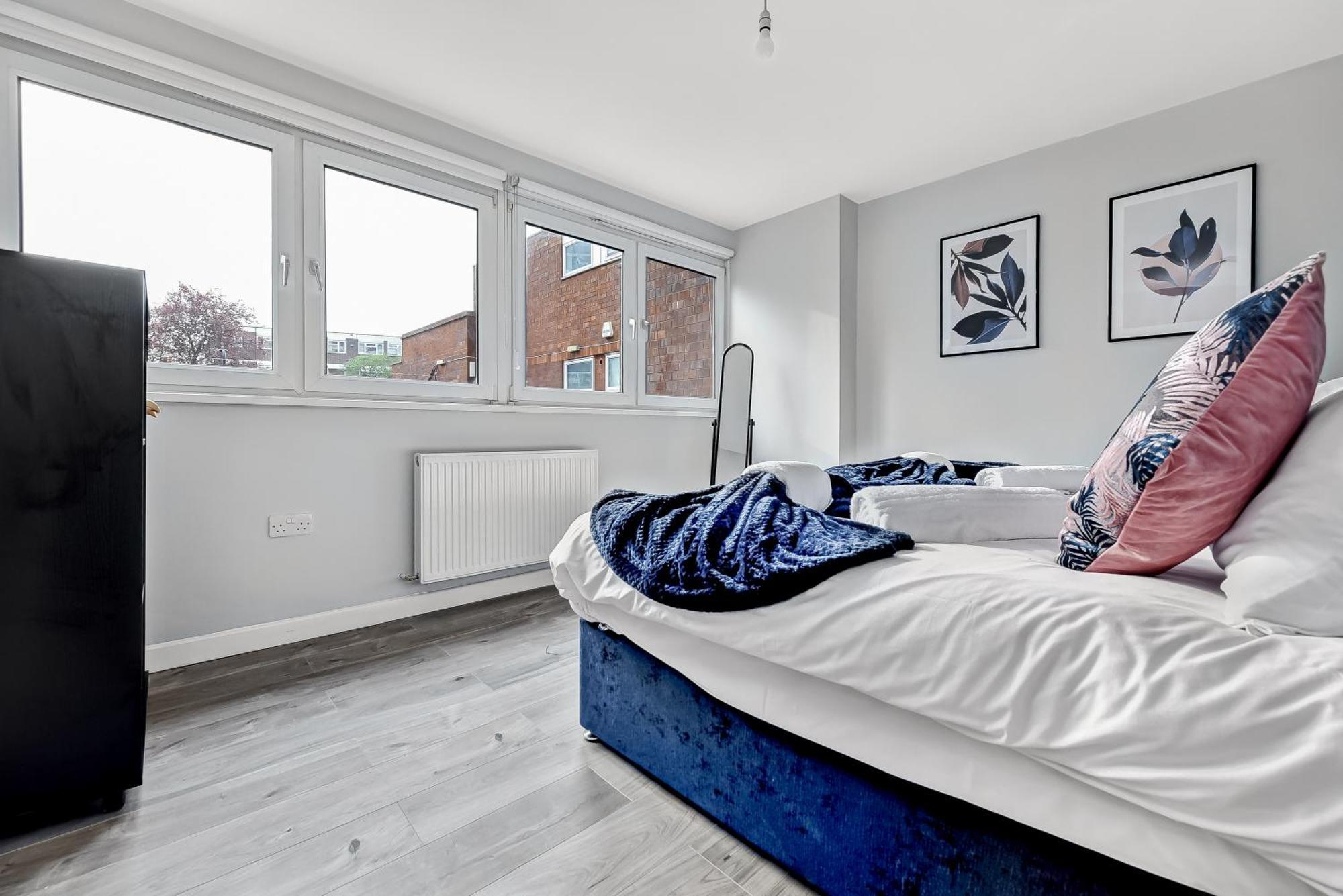 Lovely 4 Bedroom With Outdoor Space Appartamento Londra